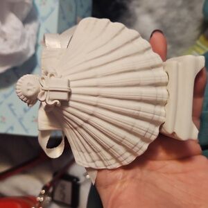 Margaret Furlong 3-inch Porcelain angel Shell ornament W/ gift Attached To Stand